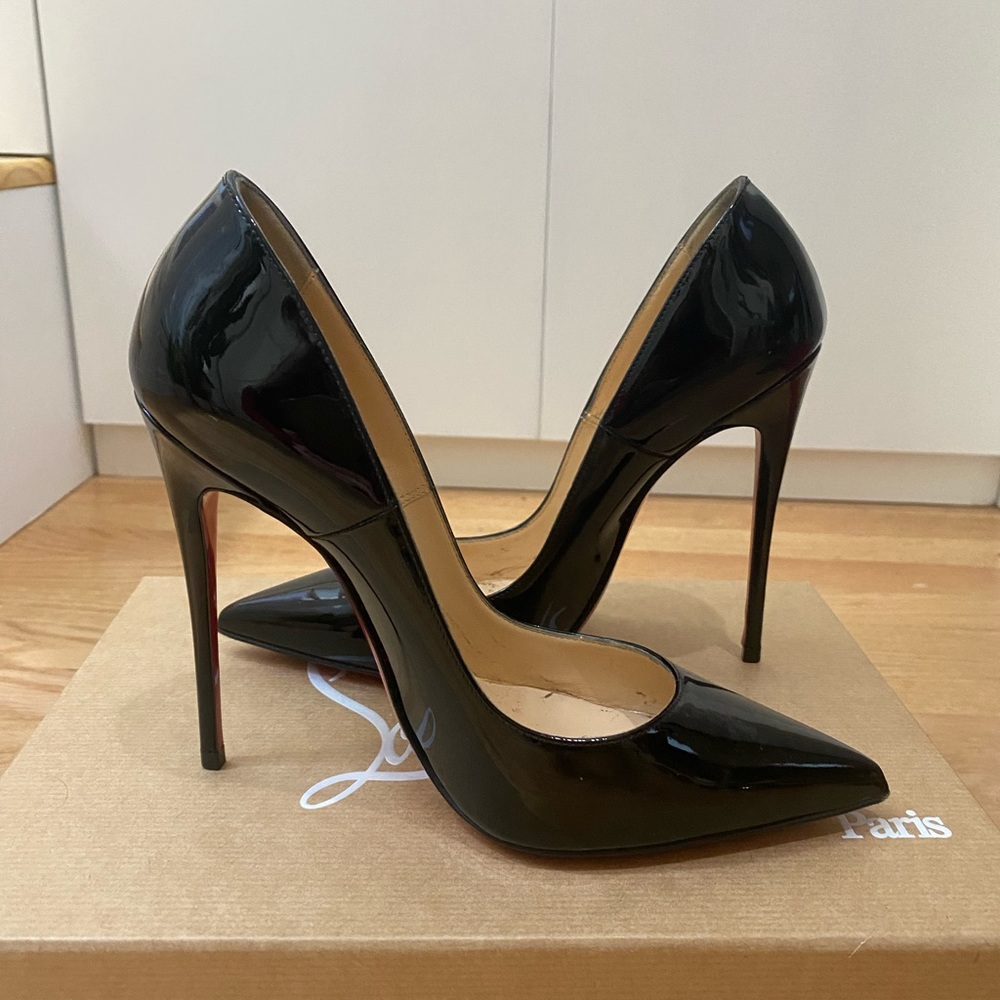 Louboutin So Kate 120mm heel in black patent sz 37